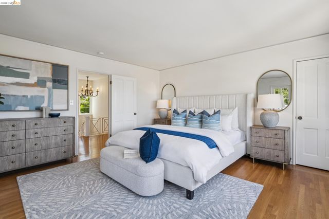 5235 Harbord Dr, Oakland, CA 94618