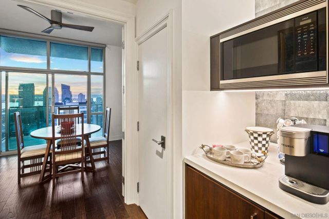 800 The Mark Ln 2801, San Diego, CA 92101