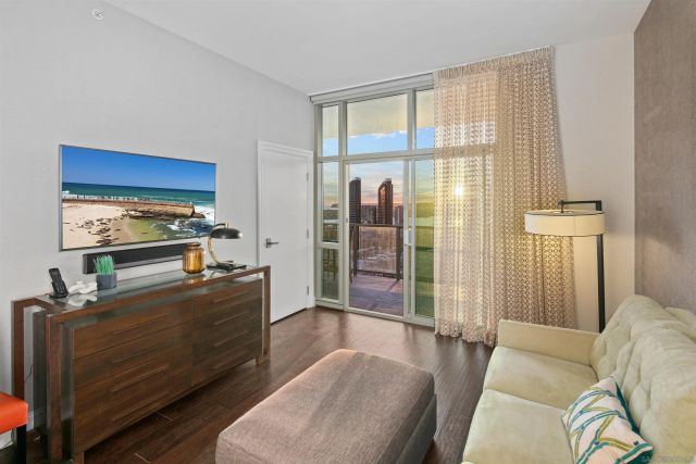 800 The Mark Ln 2801, San Diego, CA 92101