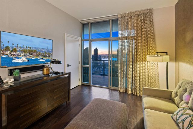 800 The Mark Ln 2801, San Diego, CA 92101