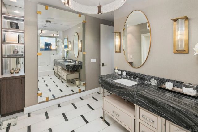 800 The Mark Ln 2801, San Diego, CA 92101