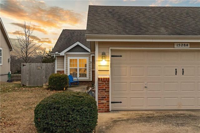 1528 Legend Trail Drive A, Lawrence, KS 66047