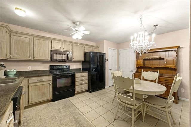 1528 Legend Trail Drive A, Lawrence, KS 66047