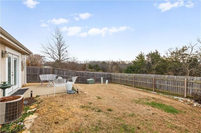 1528 Legend Trail Drive A, Lawrence, KS 66047