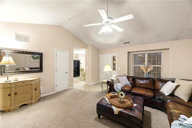 1528 Legend Trail Drive A, Lawrence, KS 66047