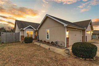 1528 Legend Trail Drive A, Lawrence, KS 66047
