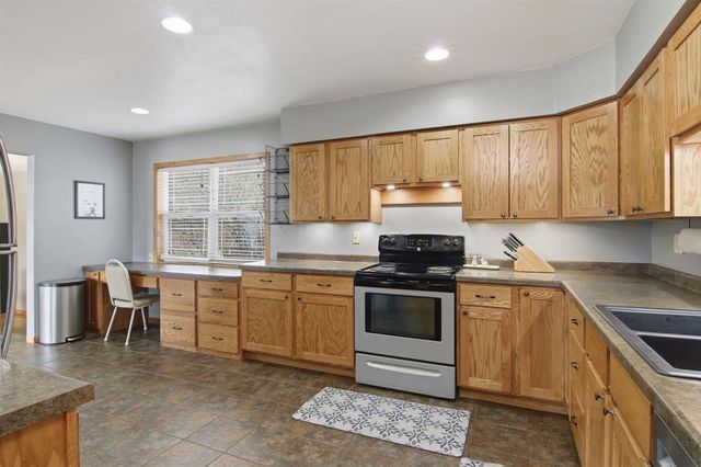 211 11th Street, Altoona, WI 54720
