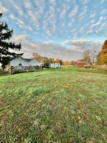917 E River, Pleasant, MI 48858