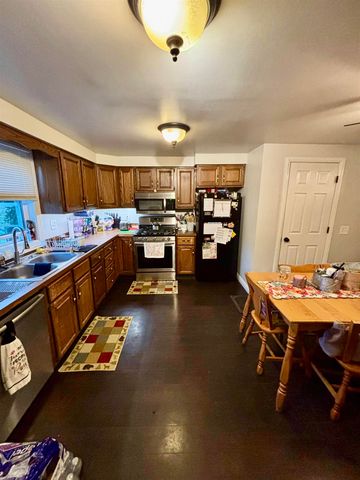 917 E River, Pleasant, MI 48858