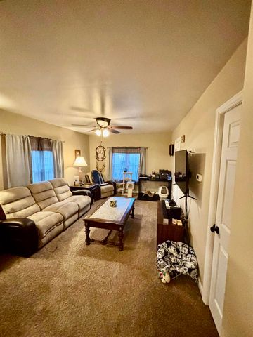 917 E River, Pleasant, MI 48858