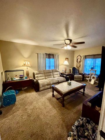 917 E River, Pleasant, MI 48858