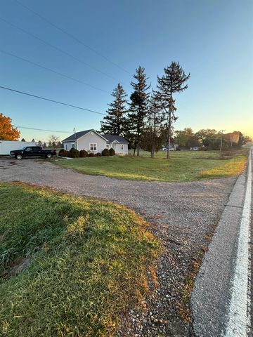 917 E River, Pleasant, MI 48858