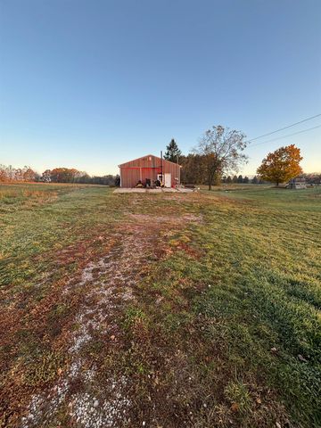 917 E River, Pleasant, MI 48858