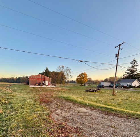 917 E River, Pleasant, MI 48858