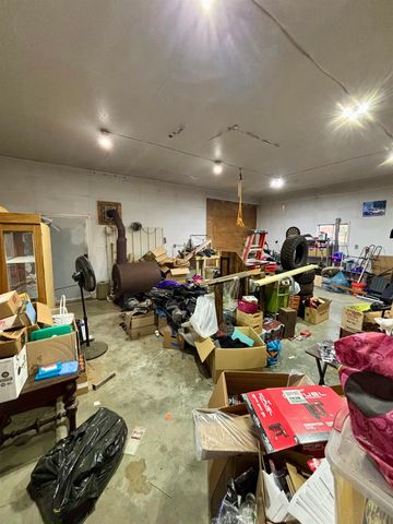 917 E River, Pleasant, MI 48858