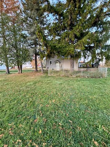 917 E River, Pleasant, MI 48858