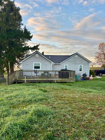917 E River, Pleasant, MI 48858
