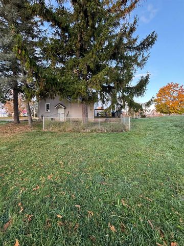 917 E River, Pleasant, MI 48858