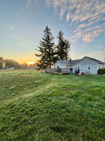 917 E River, Pleasant, MI 48858