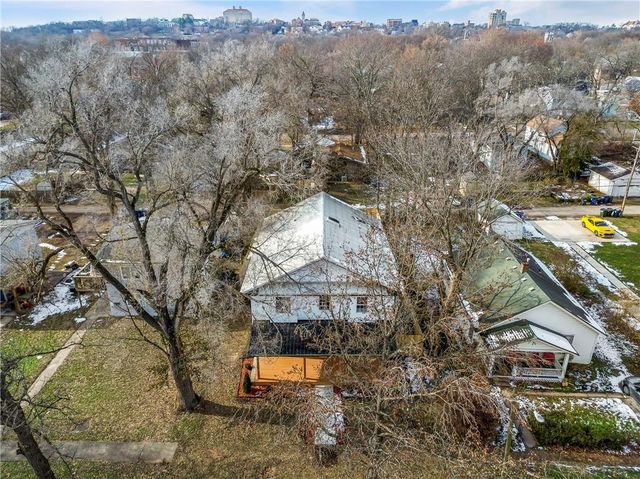 1327 New Jersey Street, Lawrence, KS 66044