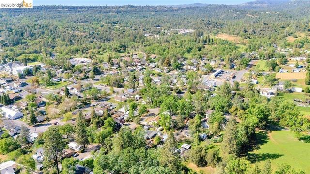 18589 Rozier Ave, Tuolumne, CA 95379