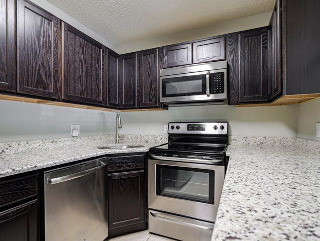 1605 SW Silver Pine Way, Palm City, FL 34990