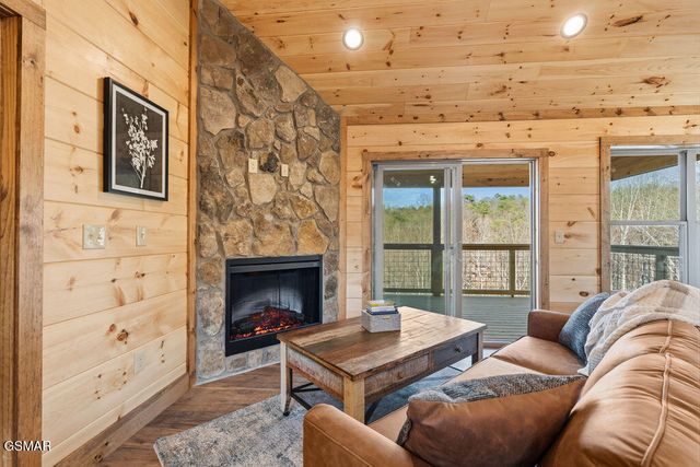 1559 Sky View Drive, Sevierville, TN 37876