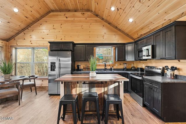 1559 Sky View Drive, Sevierville, TN 37876