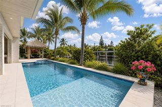 1571 Bonita LN, Naples, FL 34102