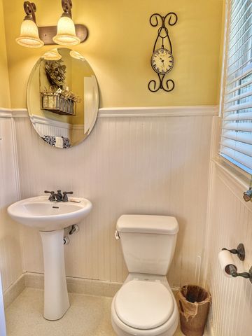 1105 N Charlotte Street, Dickson, TN 37055