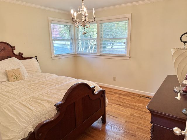 1105 N Charlotte Street, Dickson, TN 37055