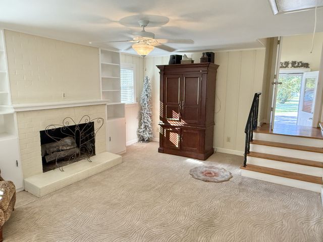 1105 N Charlotte Street, Dickson, TN 37055