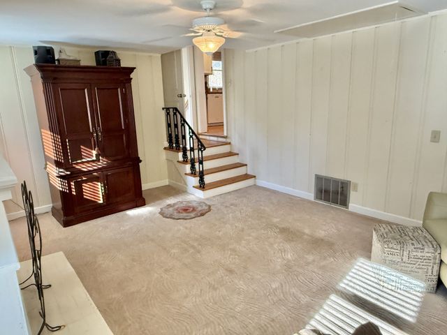 1105 N Charlotte Street, Dickson, TN 37055