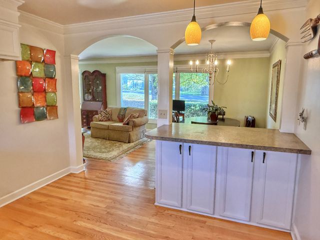 1105 N Charlotte Street, Dickson, TN 37055