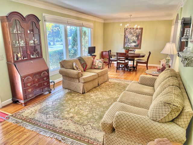 1105 N Charlotte Street, Dickson, TN 37055