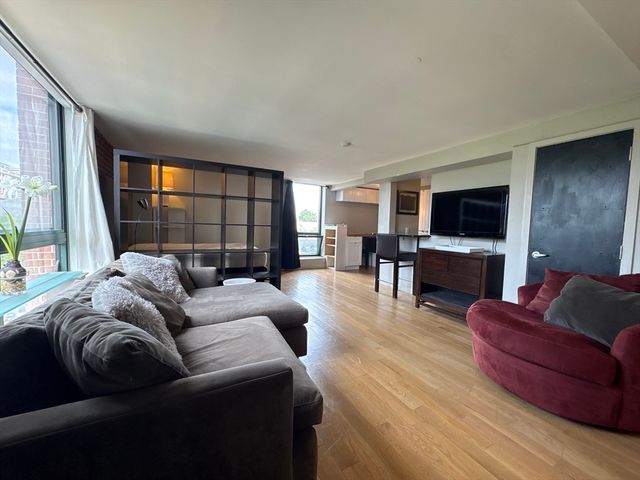 42 8th Street 1501, Boston, MA 02129