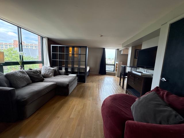 42 8th Street 1501, Boston, MA 02129