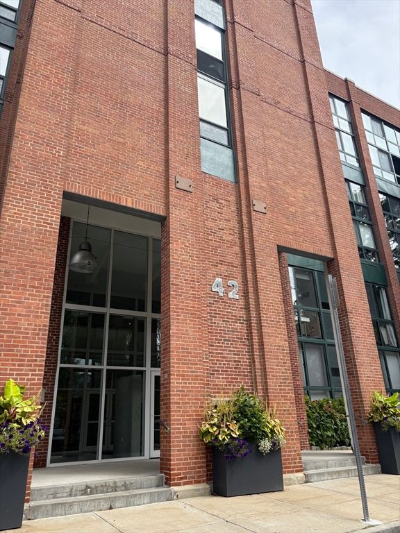 42 8th Street 1501, Boston, MA 02129