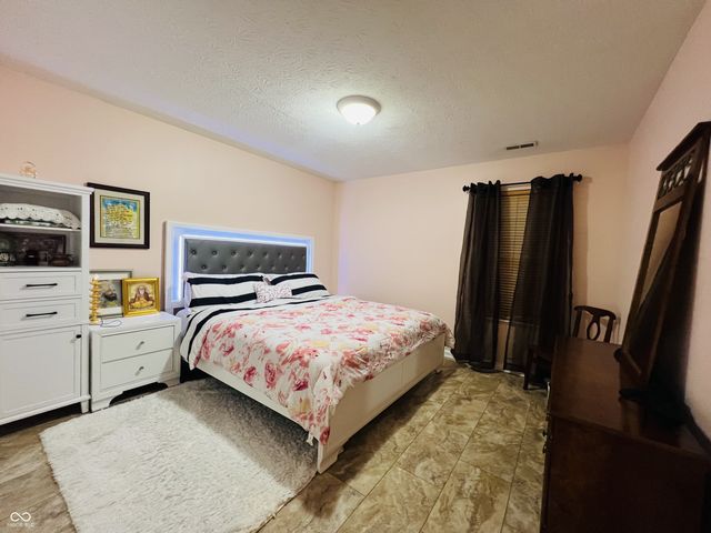 12236 Quarterback Lane, Fishers, IN 46037