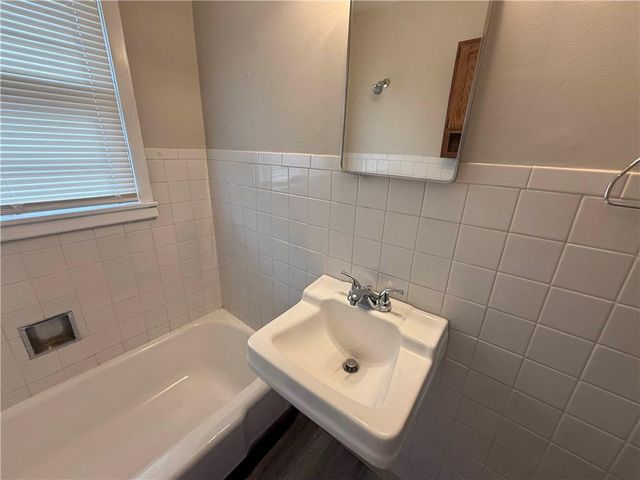 105 & 107 S Arlington Avenue, Independence, MO 64053