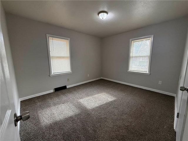 105 & 107 S Arlington Avenue, Independence, MO 64053