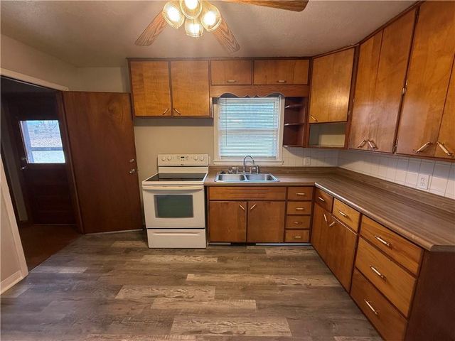 105 & 107 S Arlington Avenue, Independence, MO 64053