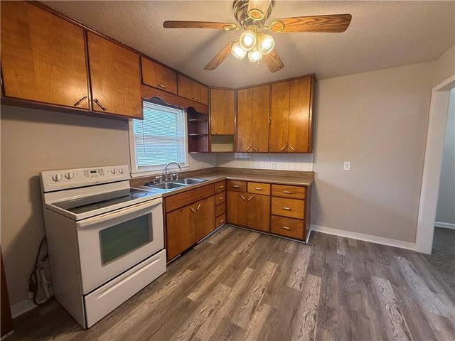 105 & 107 S Arlington Avenue, Independence, MO 64053