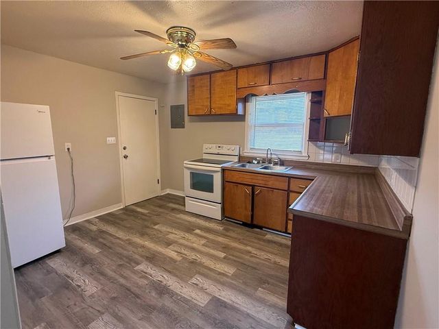 105 & 107 S Arlington Avenue, Independence, MO 64053