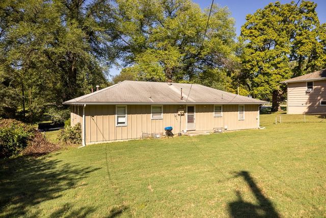 105 & 107 S Arlington Avenue, Independence, MO 64053