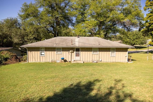 105 & 107 S Arlington Avenue, Independence, MO 64053