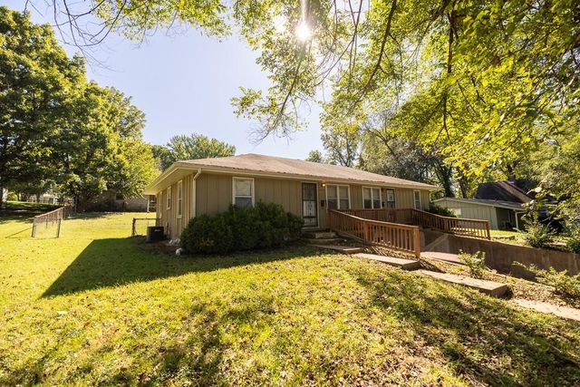 105 & 107 S Arlington Avenue, Independence, MO 64053