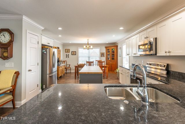 1603 Maple Ridge Court, Kingsport, TN 37664