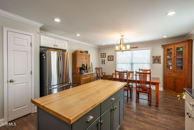 1603 Maple Ridge Court, Kingsport, TN 37664