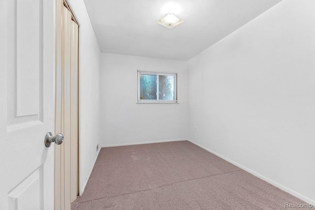 27040 Stacy Street, Taylor, MI 48180